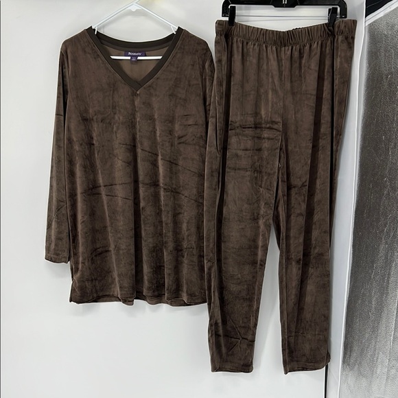 Roman’s NWT two piece velour set women’s 18/20 - Picture 1 of 10